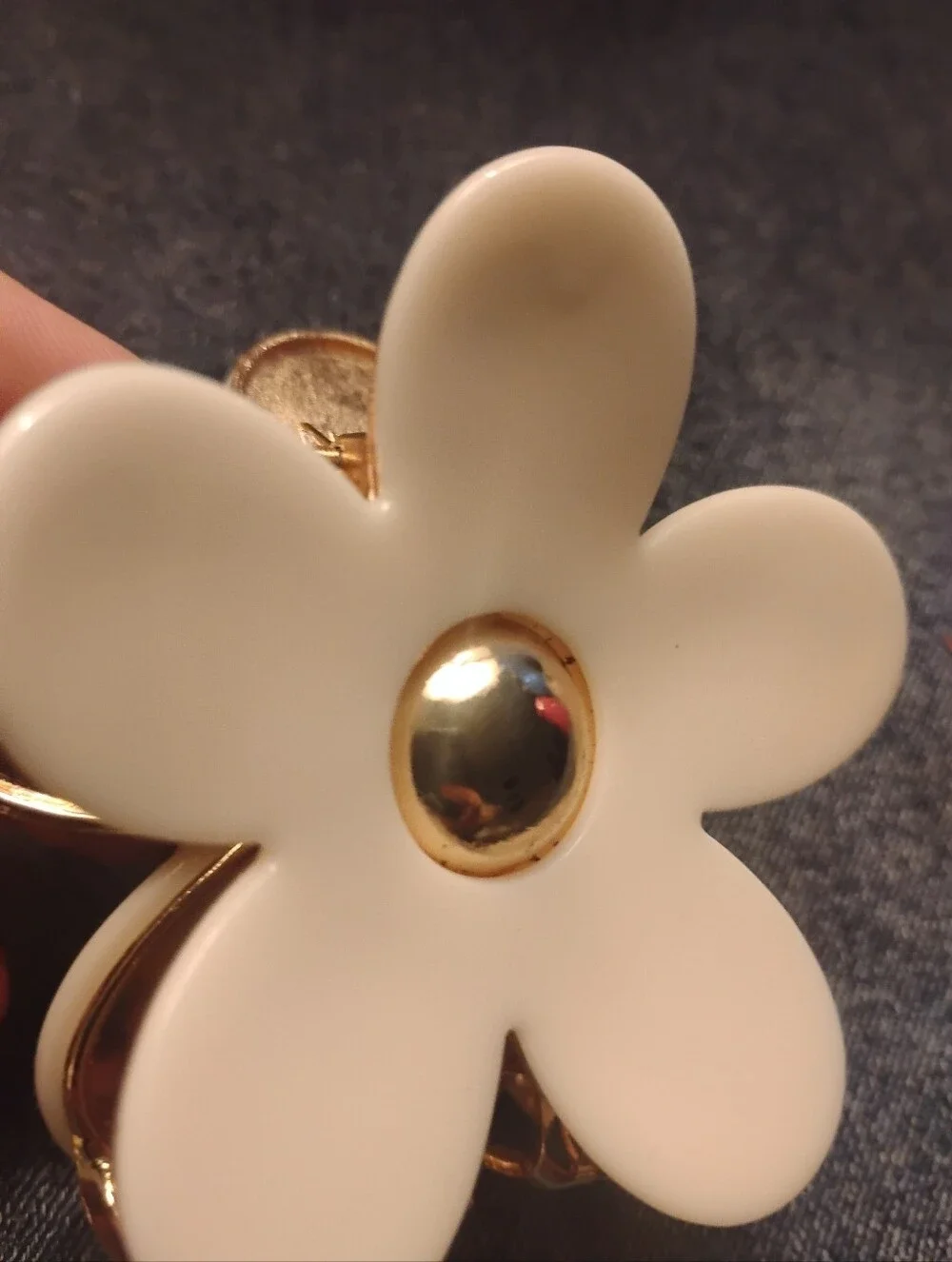 NWOT Gleaming Gold & Cream Jasmine Flower Enamel Finished  Hair Clip